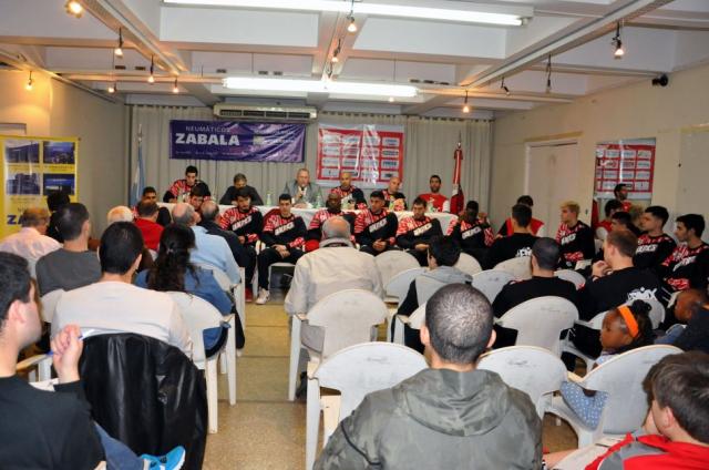 Quilmes se present� ante su gente