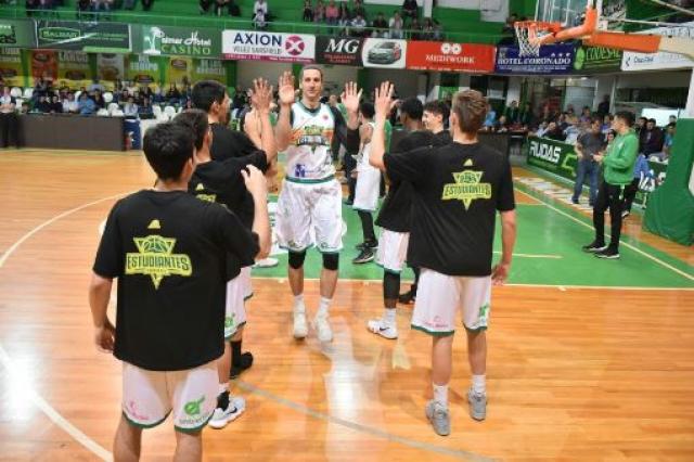 Estudiantes qued� tercero en Uruguay