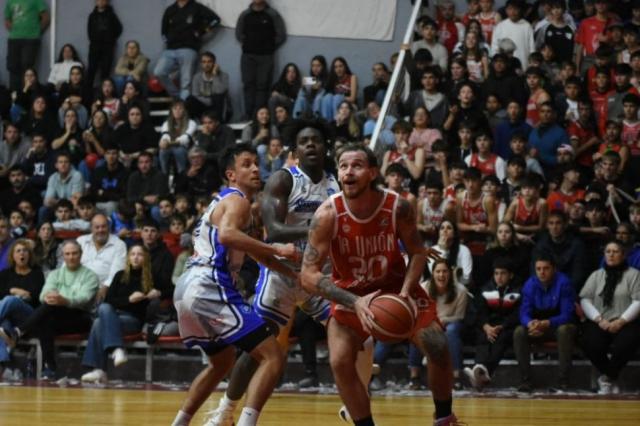 La Uni�n se meti� en semifinales