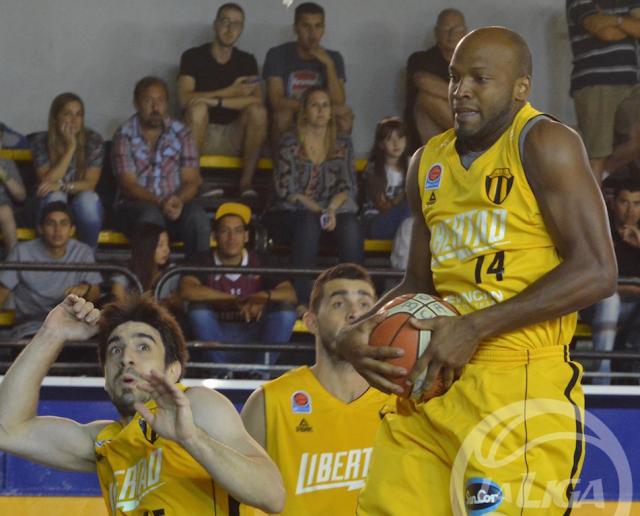 Miguel Ruiz dos temporadas m�s en Libertad