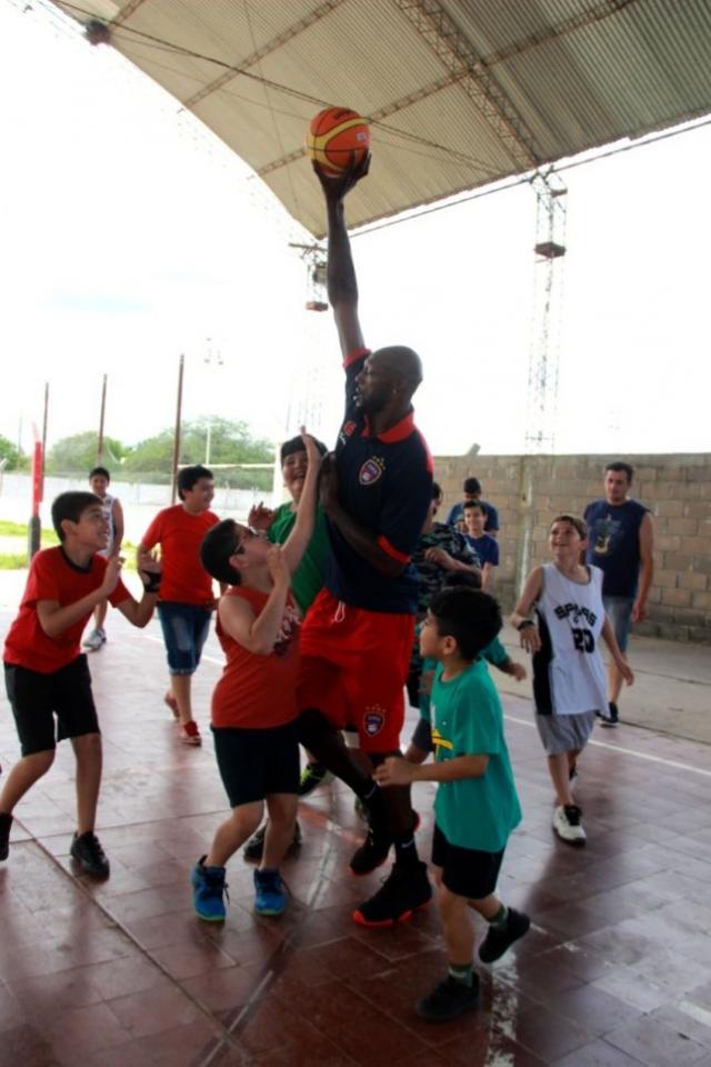 El programa Quimsa Solidario visit� Loreto